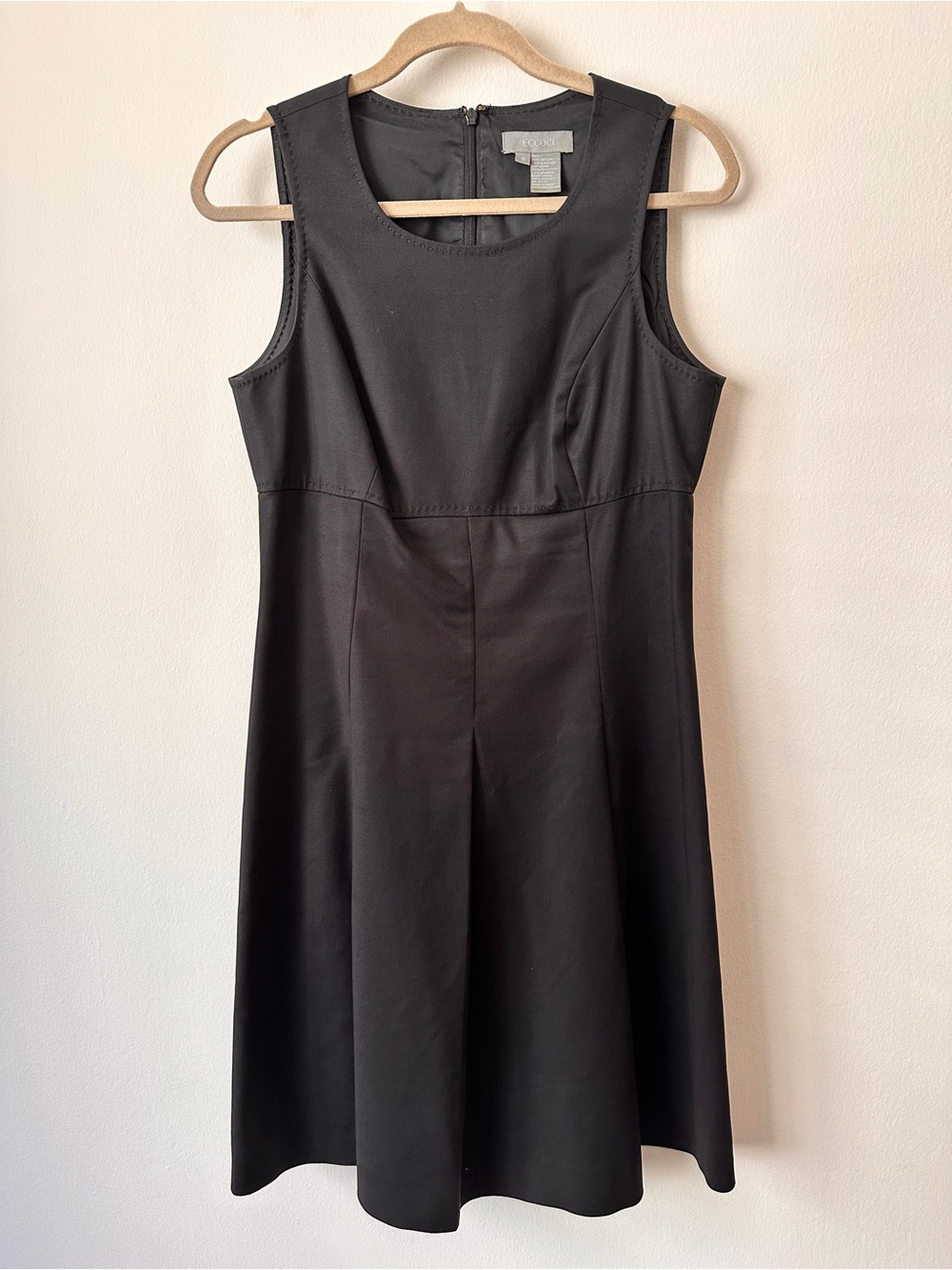 Eccoci Classic Black Sleeveless A-Line Dress